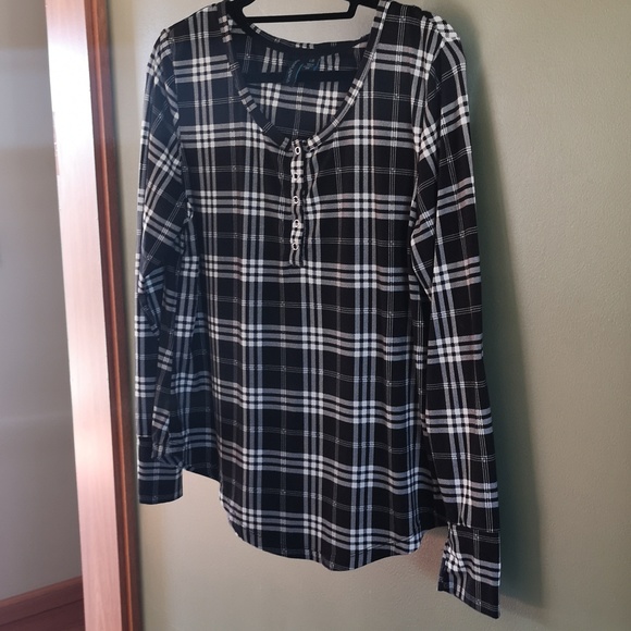 Cynthia Rowley Super Soft Plaid Long Sleeve Rounded Hem Snap Front Closure Sz L - Picture 5 of 8